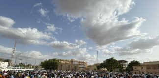 Niger, militari: “Istituzioni sospese, confini chiusi e coprifuoco”