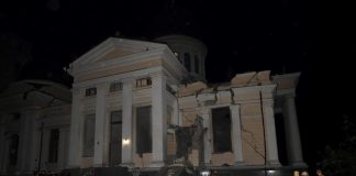Ucraina, attacco russo su Odessa: un morto. Colpita la cattedrale