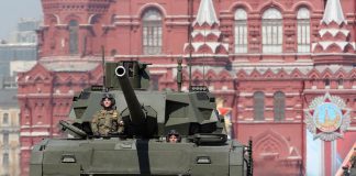 Ucraina-Russia, esplosioni in Crimea e missili su Kharkiv. Mosca licenzia un altro generale
