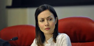 Maternità surrogata reato universale, Terzo Polo si divide in tre