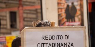 Reddito di cittadinanza, opposizione attacca il governo: “Guerra ai poveri”