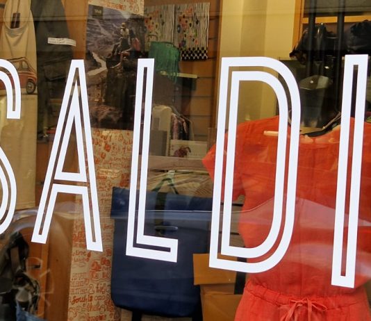 Saldi al via sabato, associazioni di categoria: “Stop pre-saldi, penalizzano negozi di vicinato”
