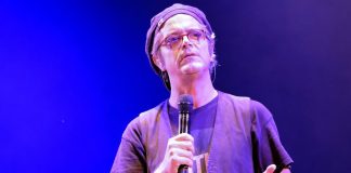 Samuele Bersani contro i trapper (Sfera Ebbasta?): “Senza autotune colano a picco”