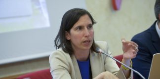 Schlein: “Meloni tace, ostaggio di inchieste e scandali”