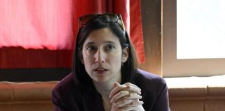 Salario minimo, opposizione sulle barricate. Schlein: “Non è roba da Urss”