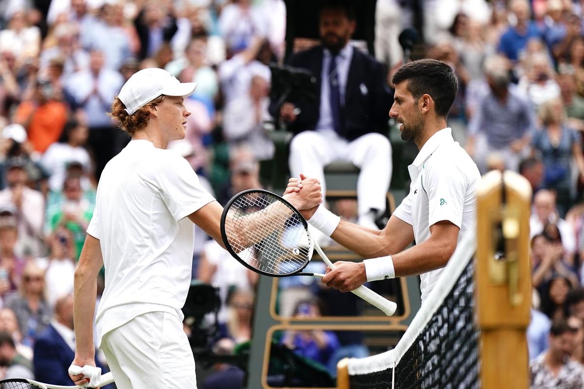 Jannik Sinner contro Novak Djokovic a Wimbledon, oggi la semifinale