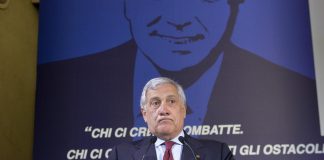 Forza Italia, due le lettere della famiglia Berlusconi a Tajani