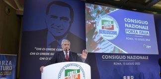Forza Italia, Tajani è segretario nazionale: dopo Berlusconi niente più presidenti