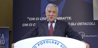 Forza Italia, inizia l’era Tajani: tregua tra le correnti e Fascina assente