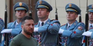 Ucraina, Zelensky: “Armi a lungo raggio? Dipende solo da Usa”