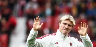 Manchester United, ecco Hojlund: presentazione da brividi – Video