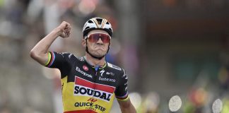 Vuelta 2023, Evenepoel vince terza tappa: caduta al traguardo – Video