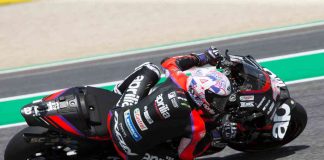 L’Aprilia di Espargaro vince a Silverstone, Bagnaia secondo