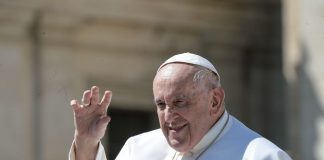Papa “Dolore e vergogna per un nuovo tragico naufragio di migranti”