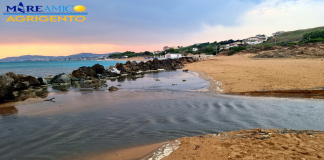 Mareamico: “Miscela maleodorante in mare”