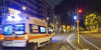 Roma, incidente in scooter sulla Colombo: morto 19enne