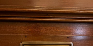 Centinaio: “Ora ho mail intasata da chi mi accusa di non rispettare il genere…” e posta targa toletta ‘senatrici'”