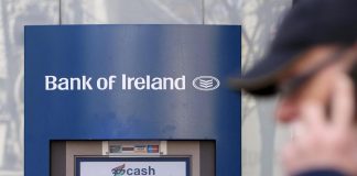 Banca in tilt, prelievi al bancomat senza limiti