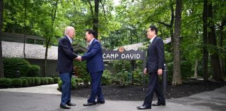 Usa, Biden a Camp David: “Nuovo capitolo in rapporti con Tokyo e Seul”