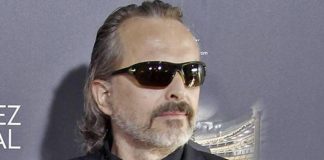Miguel Bosé rapinato da un commando armato in casa sua