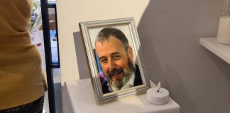 Amici, colleghi e sportivi alla camera ardente di Giovannoni. Domattina i funerali