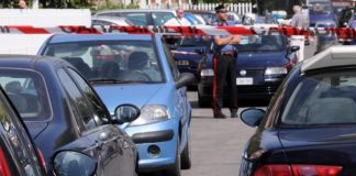 Sorrento, cadavere di donna nel bagagliaio di un’auto