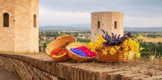 Vacanze nei piccoli borghi per 3 italiani su 4, e a Spello è boom di stranieri