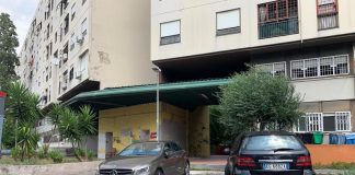 Attentato don Coluccia, il giorno dopo a Tor Bella Monaca spacciatori sui muretti e in strada