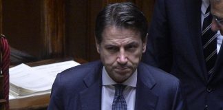 Reddito di cittadinanza, Conte a governo: “Mandate un nuovo sms, chiedete scusa”