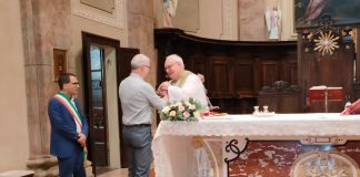 Don Alfredo Bruneri saluta la comunità di Buscoldo