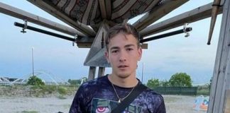 Cuneo, uccide padre e un amico di famiglia: chi è il 21enne