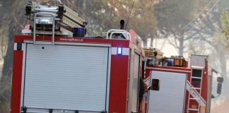 Firenze, incendio a Massanera di Reggello: fiamme avanzano spinte dal vento