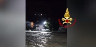 Maltempo in Lombardia, torrenti esondati e case evacuate a Sondrio e Varese (Video)