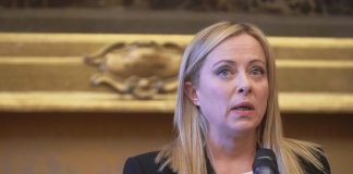 Migranti, Meloni: “Discutere con Nord Africa, coinvolgere Europa e applicare decreto Cutro”