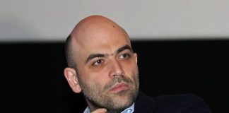 Migranti, Saviano: “Piantedosi farà bagno nello stesso mare dove si continua a morire?”