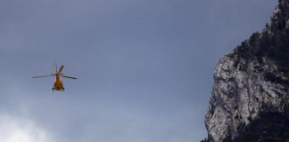 Incidente montagna oggi, escursionista cade in un dirupo e muore