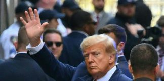 Trump incriminato: “Continuerò a parlare del mio processo”