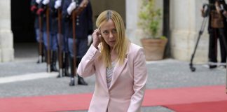 Immigrazione, Meloni “Non permetterò che Italia sia campo profughi Ue”