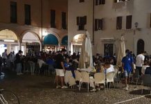 Rissa in piazza Broletto: brasiliano ferito picchiato con sedia di ferro nella notte