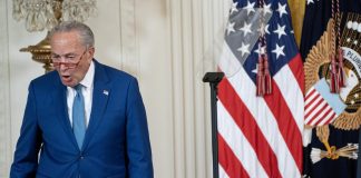 Senato Usa, in aula con felpa e cappuccio: nuovo dress code non piace a repubblicani