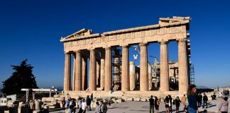Grecia, Atene introduce il numero chiuso per le visite all’acropoli