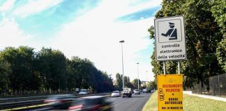 Sicurezza stradale, Altroconsumo: “Con auto in città a 30 km traffico più fluido e meno incidenti”