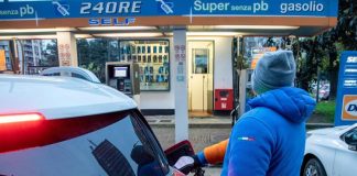 Carburanti, prezzi benzina oggi in rialzo: gasolio a 2 euro al litro