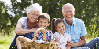 Festa dei nonni, porte aperte negli Artemisia Lab