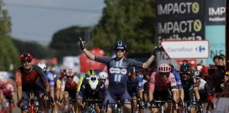 Vuelta Spagna, doppietta azzurra in 19esima tappa: Dainese batte Ganna e Kuss resta in rosso