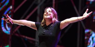‘Souvenir’ in uscita il 13 ottobre, Emma svela la tracklist