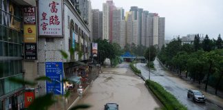 Piogge record, a Hong Kong è ‘allarme nero’