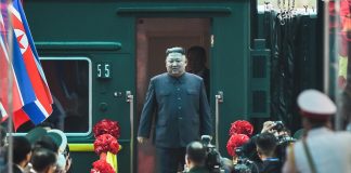 Kim incontra Putin, viaggio sul treno blindato tra lusso e aragoste vive
