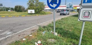 Rissa tra giovani al Boma, 21enne preso a sprangate finisce in ospedale