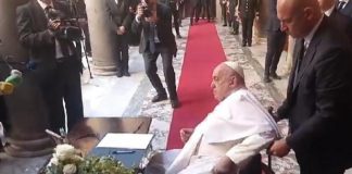 Napolitano, l’omaggio del Papa in Senato. La Russa: “Primo Pontefice qui”